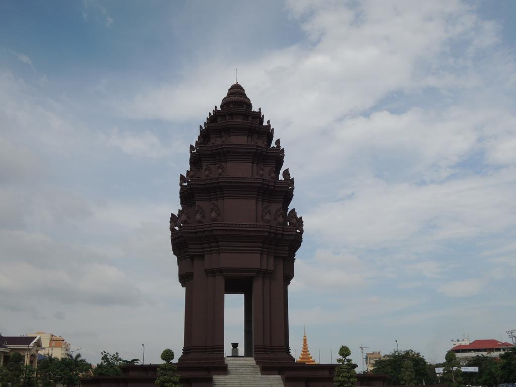 Discovery Hotel Phnom Penh Dış mekan fotoğraf