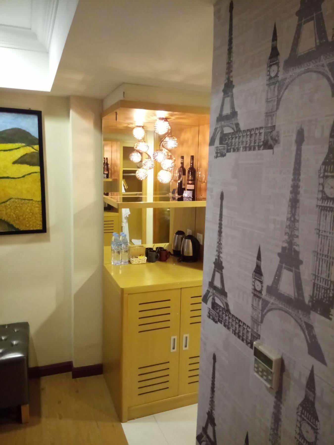 Discovery Hotel Phnom Penh Dış mekan fotoğraf
