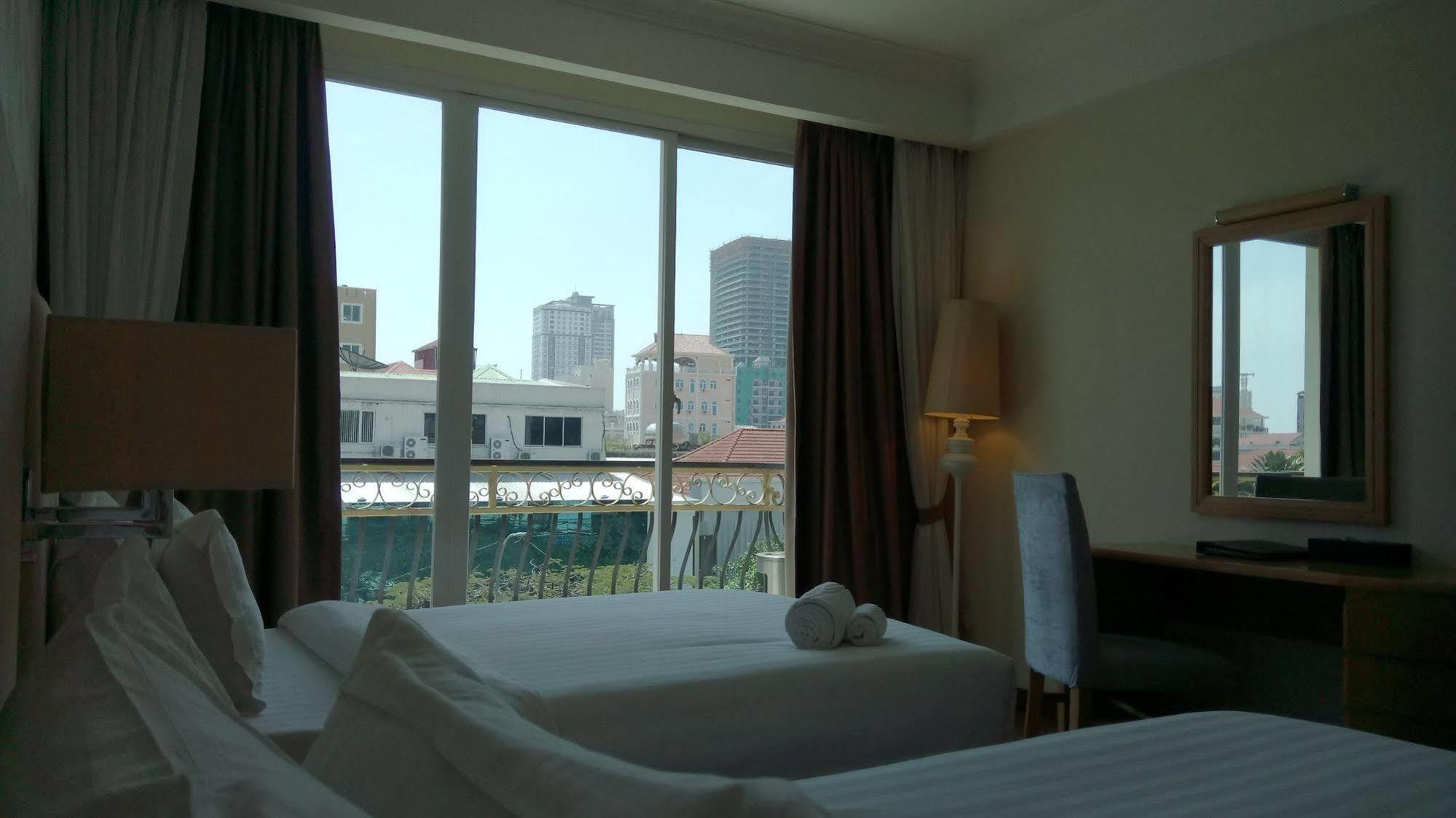 Discovery Hotel Phnom Penh Dış mekan fotoğraf