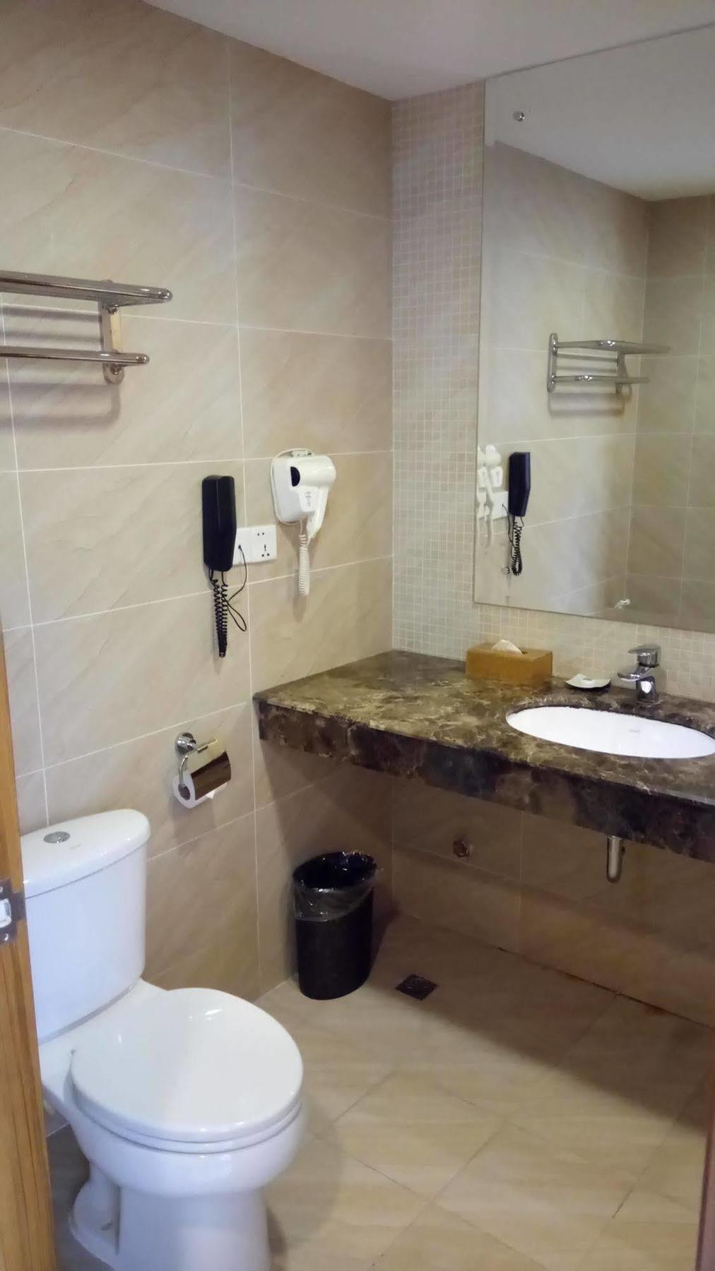 Discovery Hotel Phnom Penh Dış mekan fotoğraf