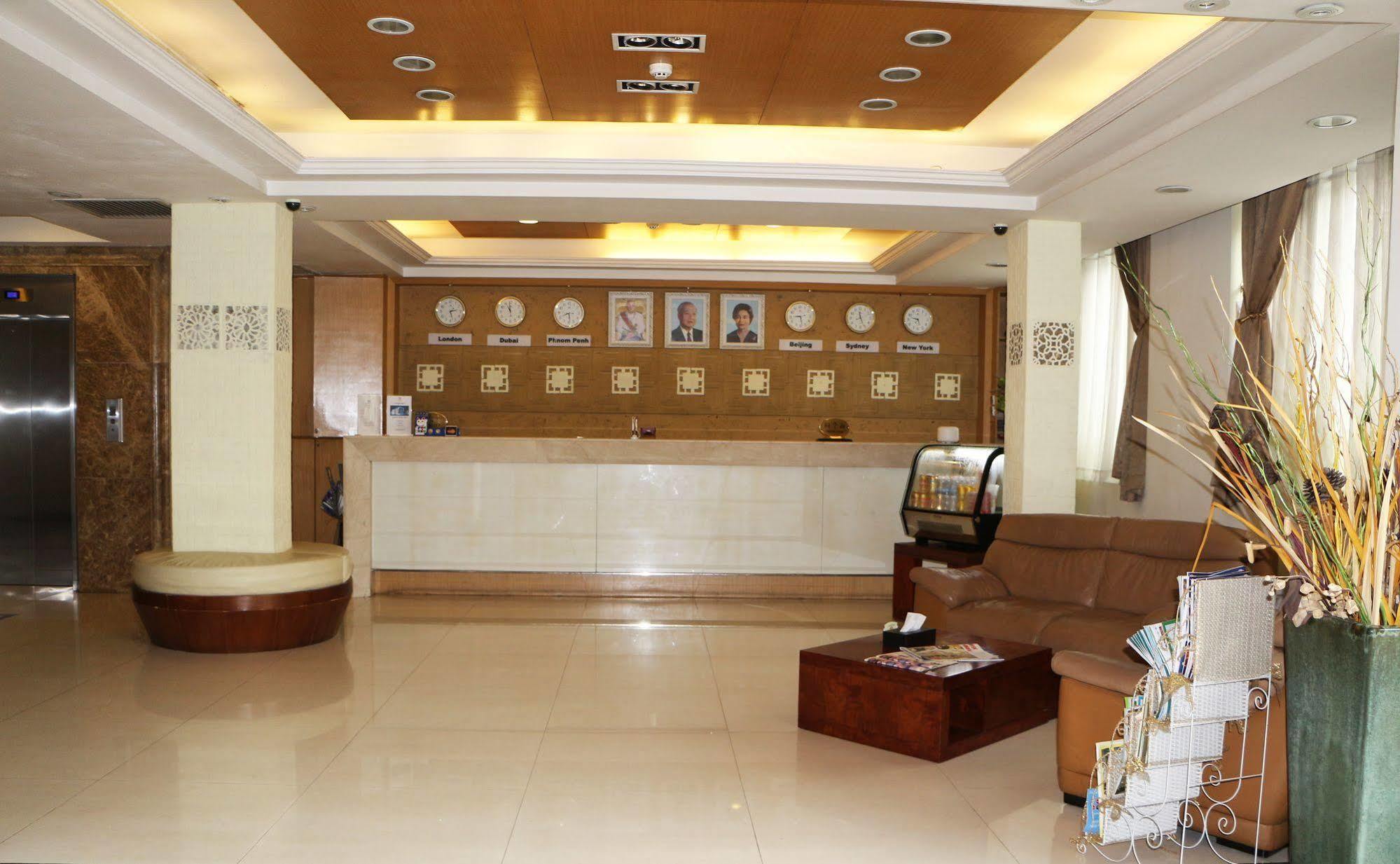 Discovery Hotel Phnom Penh Dış mekan fotoğraf