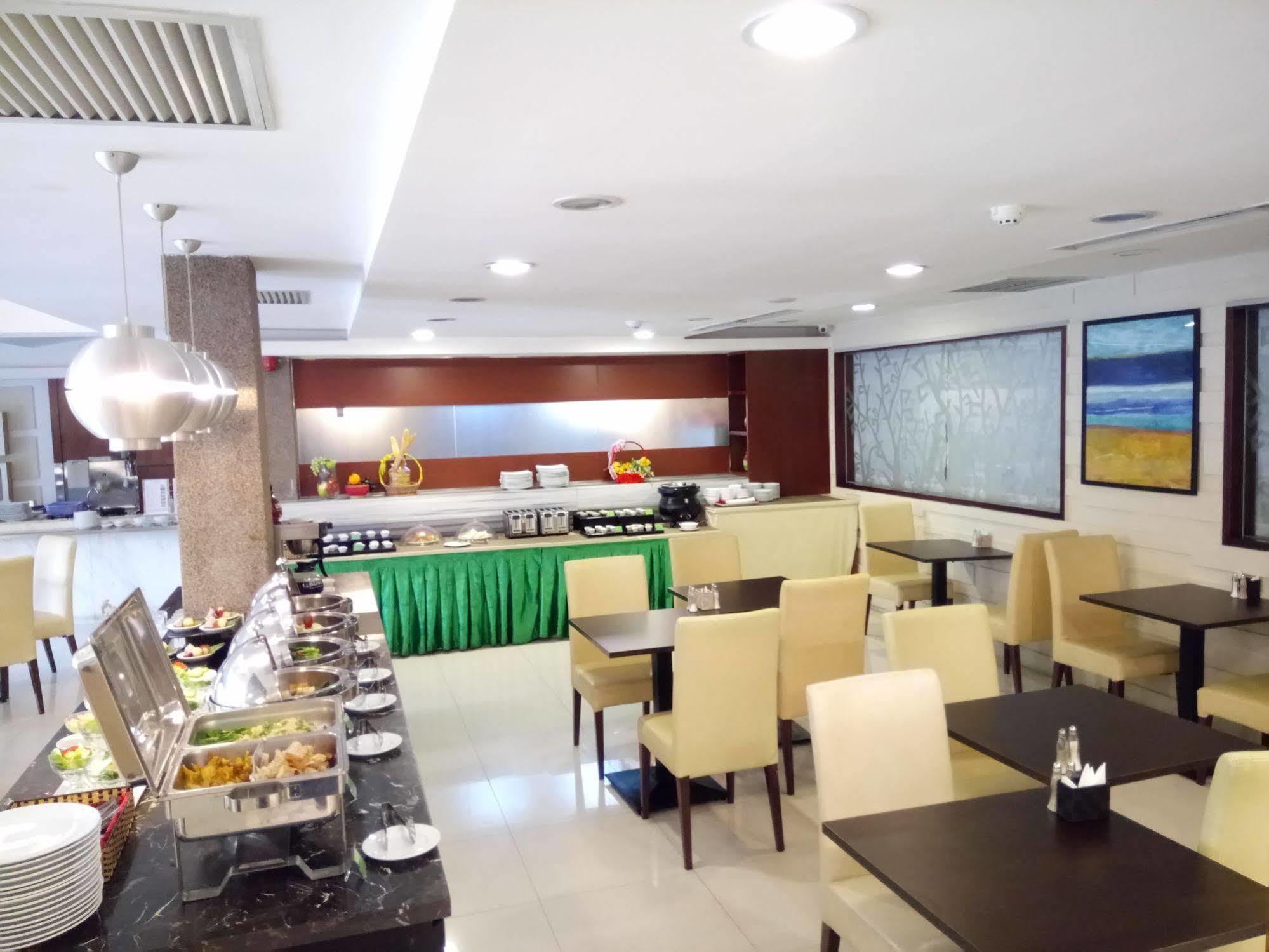 Discovery Hotel Phnom Penh Dış mekan fotoğraf
